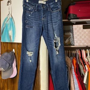 ripped a+f blue jeans